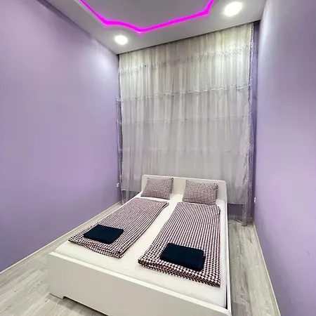 Lägenhet Sapphire - 5 Rooms, 2 Bathrooms *