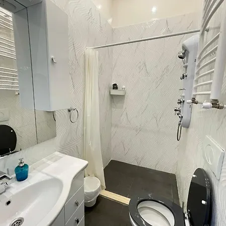 Sapphire - 5 Rooms, 2 Bathrooms Lägenhet *